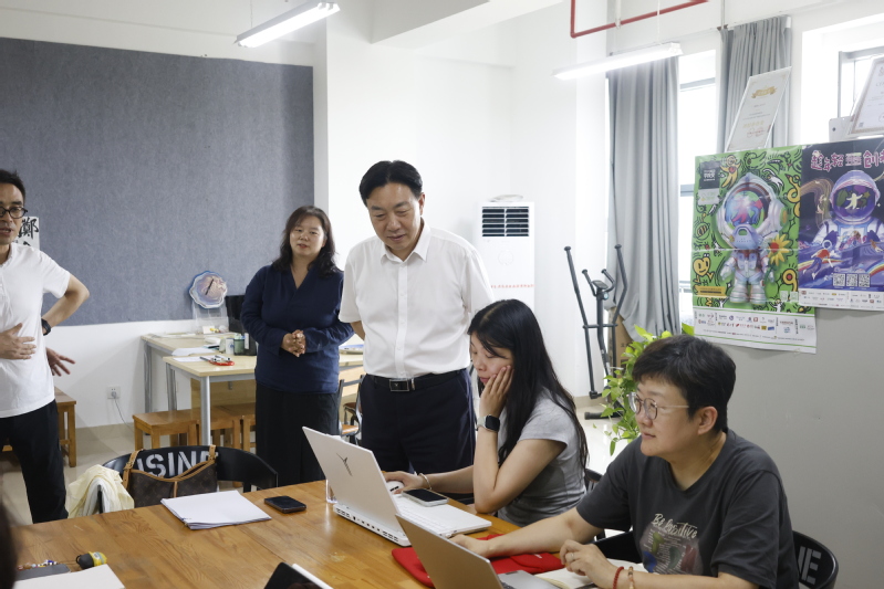 党委书记张志坚深入基层调研学习教育开展情况