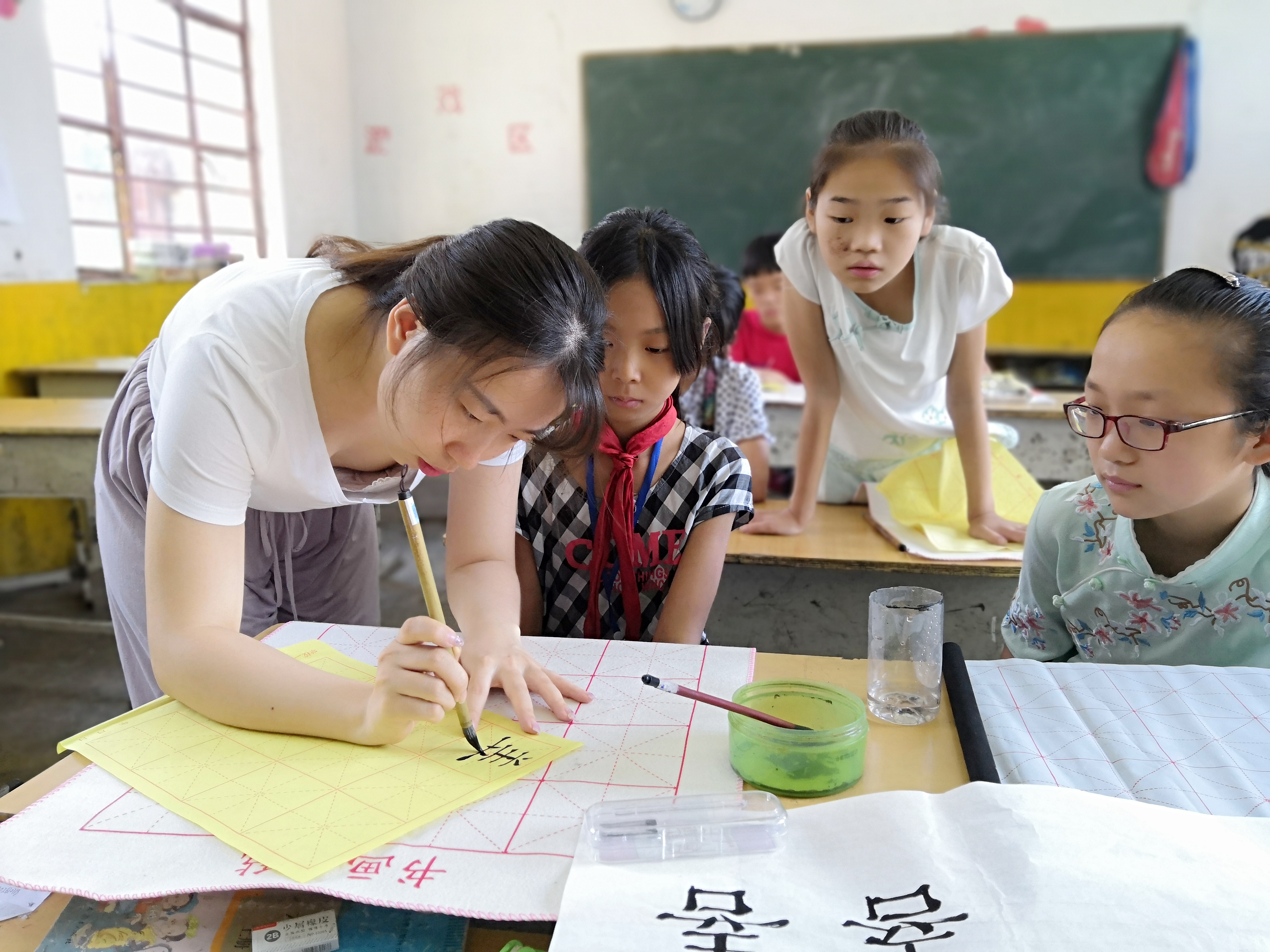 我校大学生暑期社会实践教育关爱服务团赴全省多县区