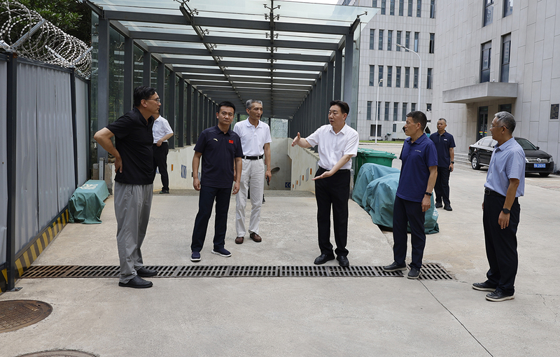 校领导深入两校区检查指导校园防汛和暑期安全工作